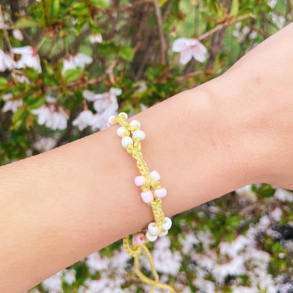 Beaded Flower Friendship Bracelet - Picture 1 of 6